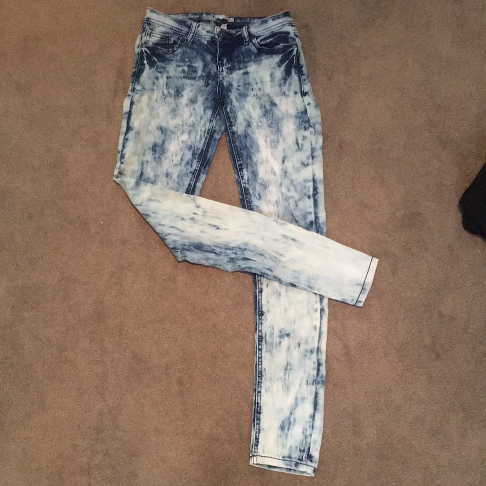 Acid washed jeans